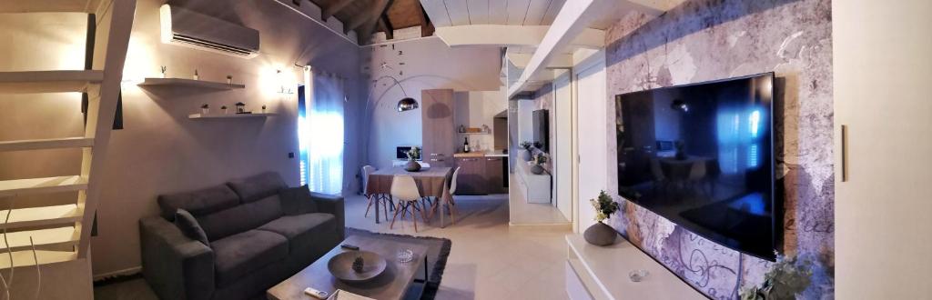 Attico sul Mare in Marinagri Resort room 5